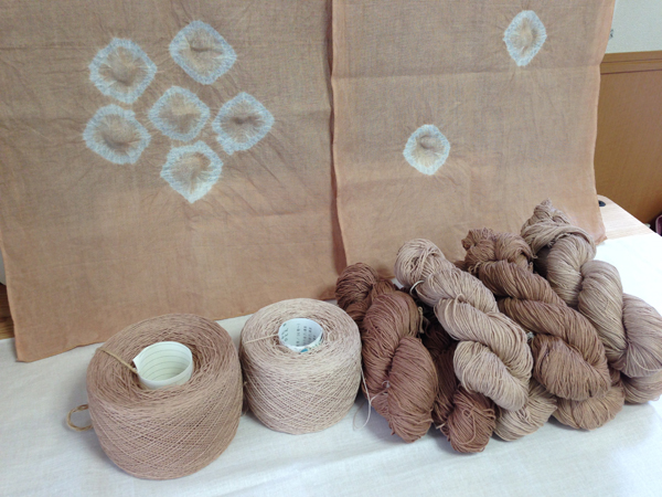桜の枝で綿糸を染め織り | 小紋屋／茶縞染織